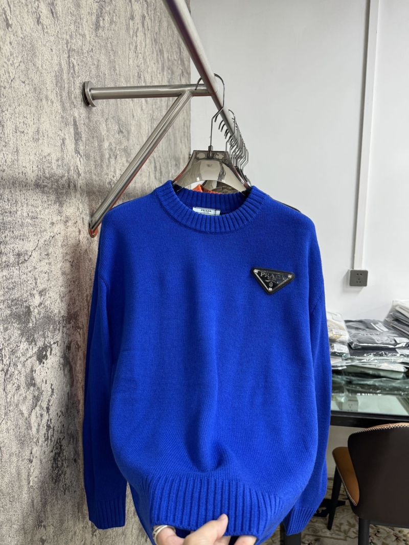 Pra*a sweater